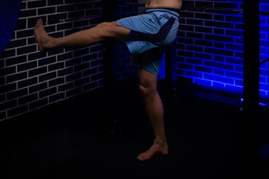 Leg swings for pectus